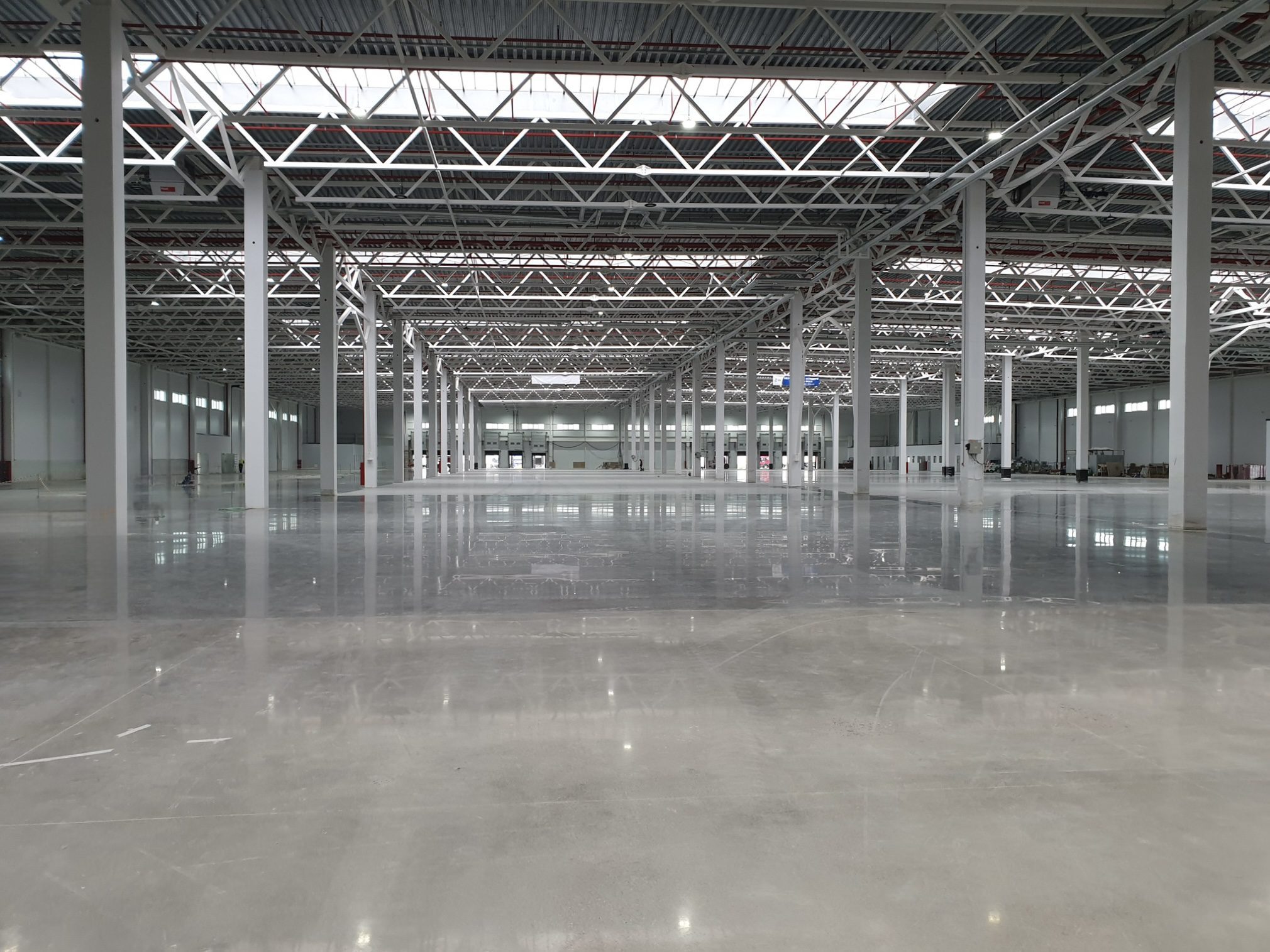 What to cover the warehouse floor with?