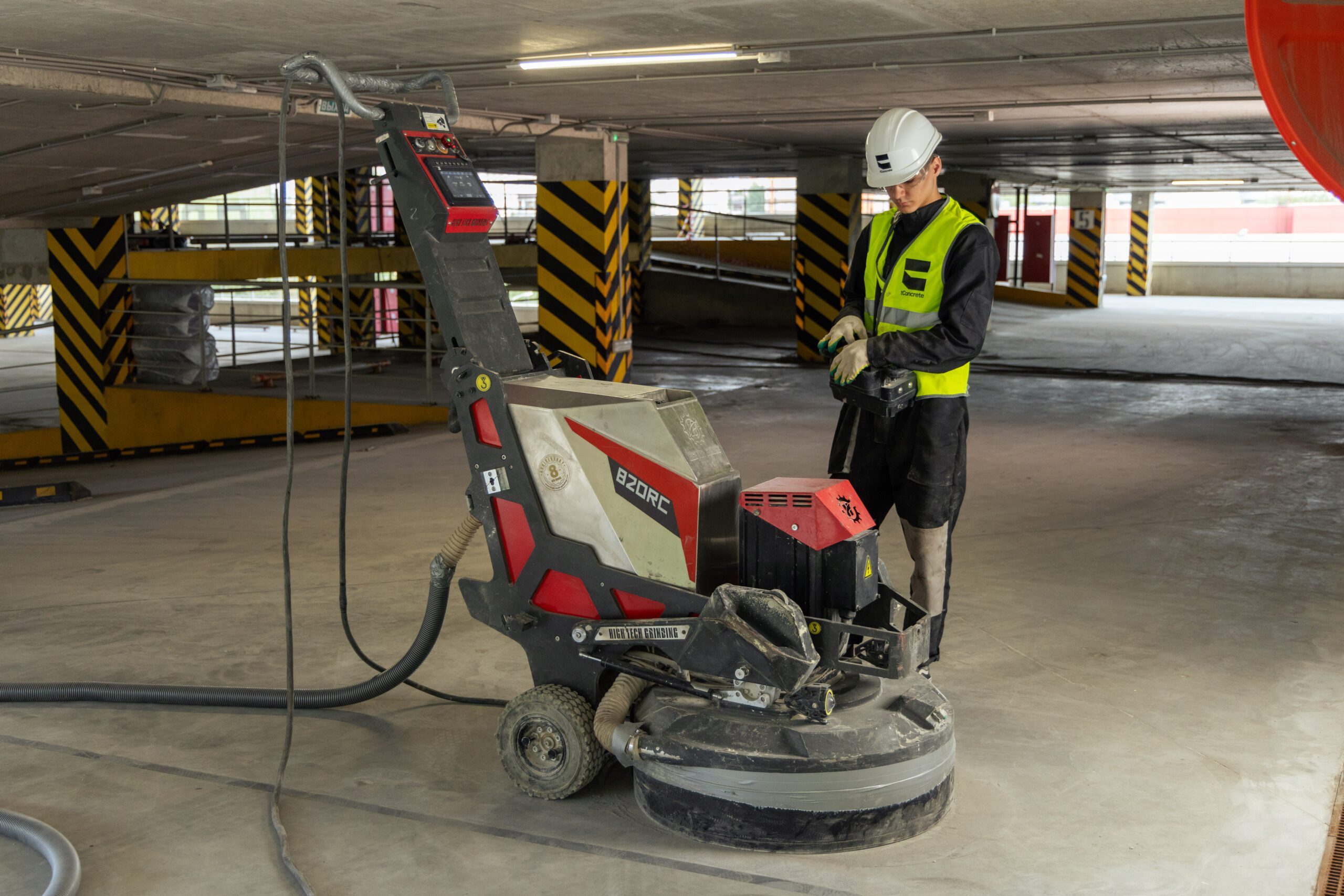Grinding of concrete pavement