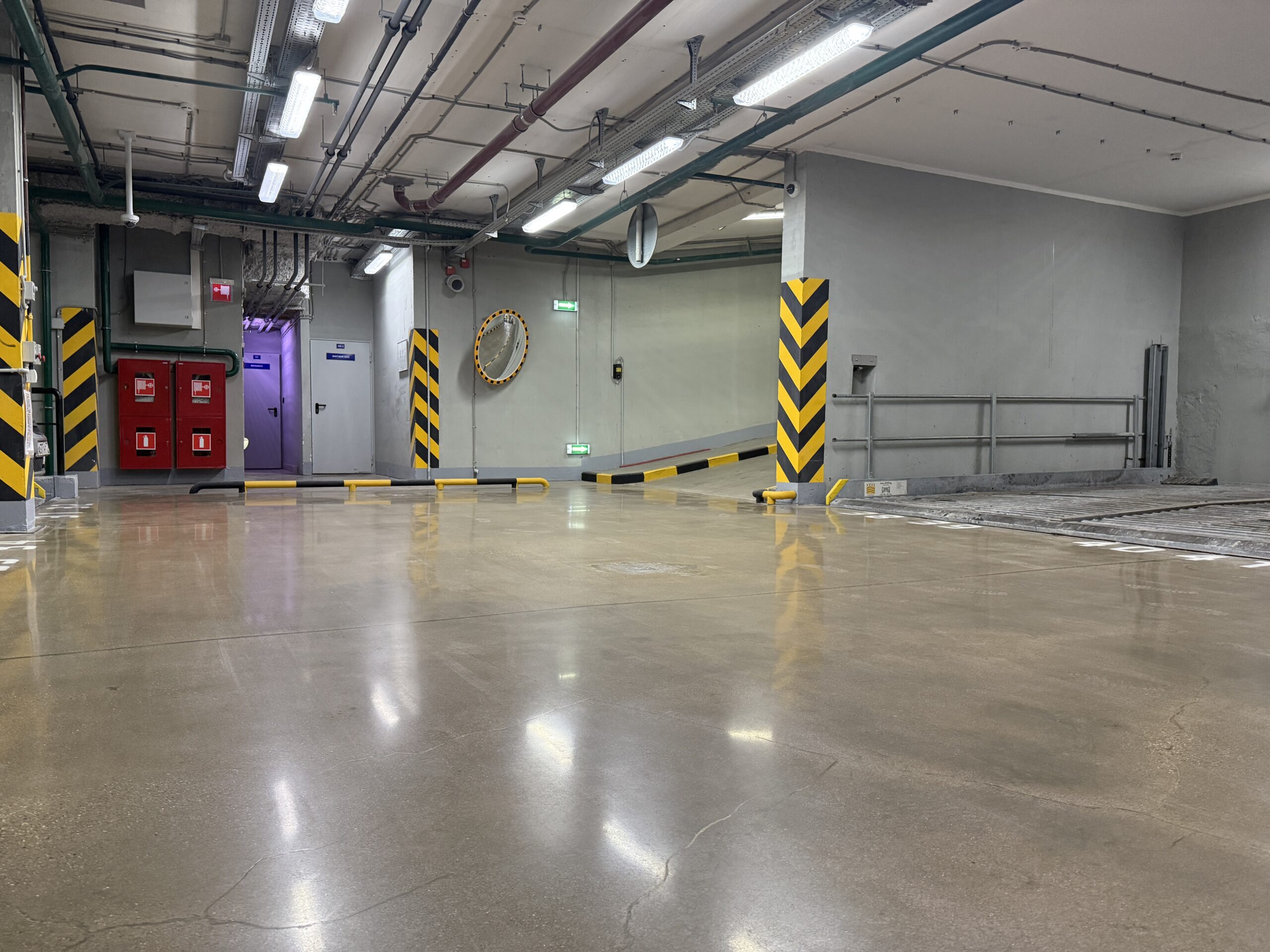 All about parking lot floors: selection, maintenance and repair